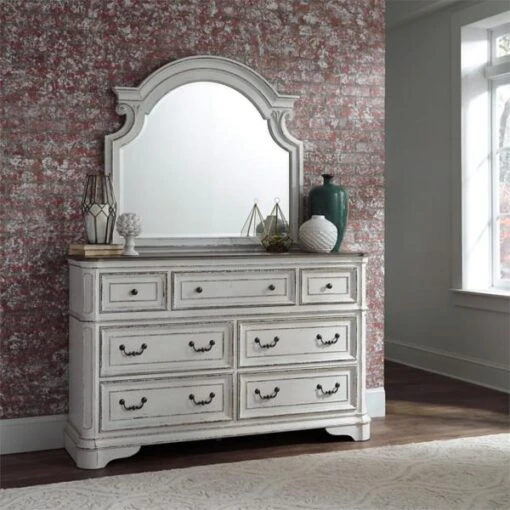 Magnolia Manor 7 Drawer Dresser - Image 4
