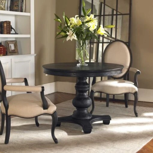 Rogelio Accent Table - Image 3