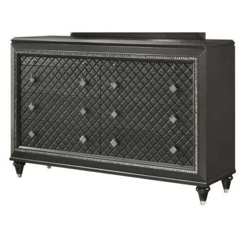 Giovani Dresser