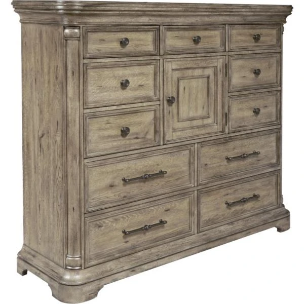 Garrison Cove Master Chest